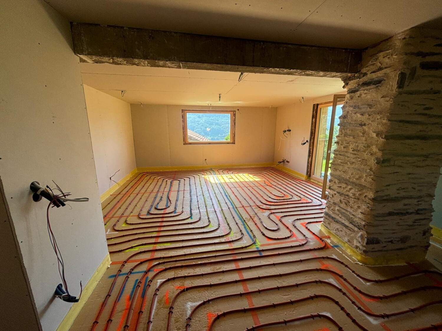 Photo d'une chape réalisée par la société A.S.C.S ARTISANS SAVOYARDS CHAUFFAGE SANITAIRE