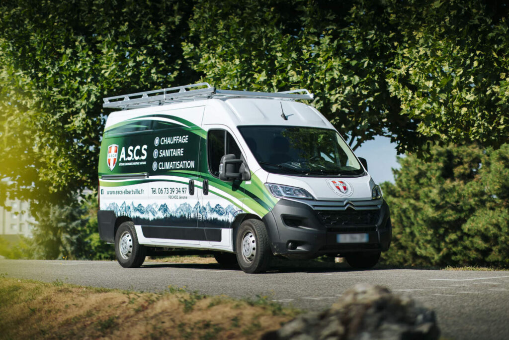 Véhicule de service de l'entreprise A.S.C.S à Albertville